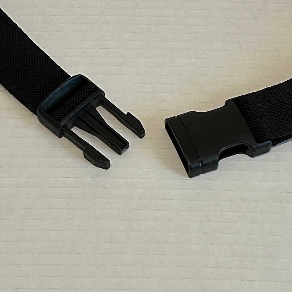 Vintage Black Leather waist pack. 3 separate zippered pouches.Soft leather. - Picture 8 of 9